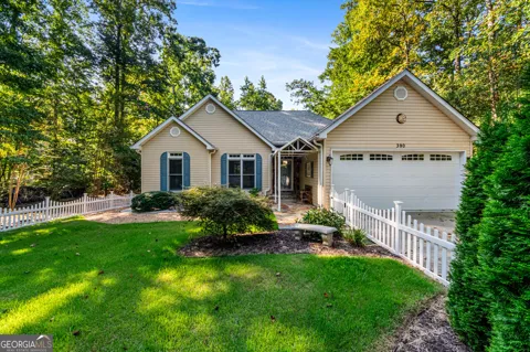 390 Lake Place DR