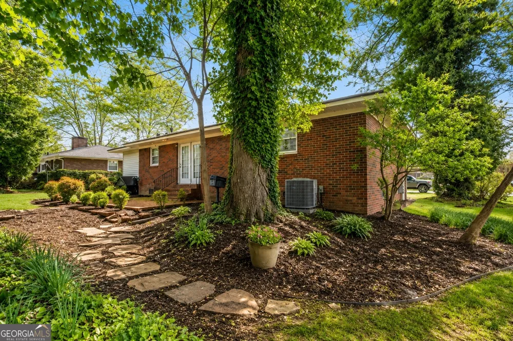 263 E Girard AVE Cedartown, GA 30125