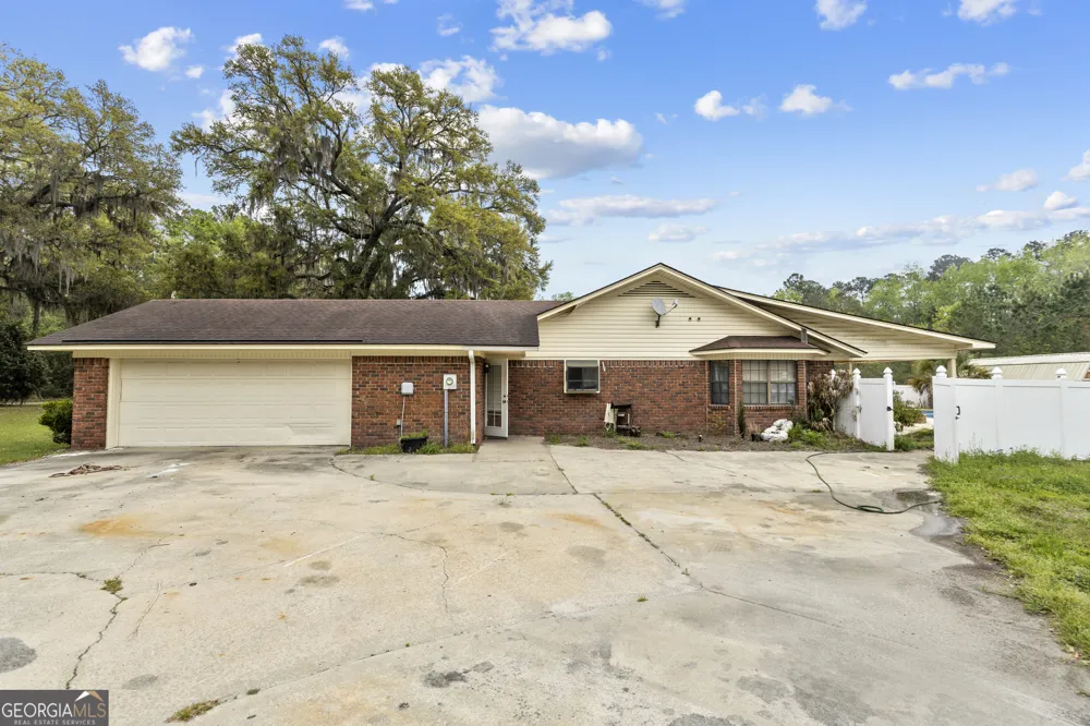 160 Hall ST Hinesville, GA 31313
