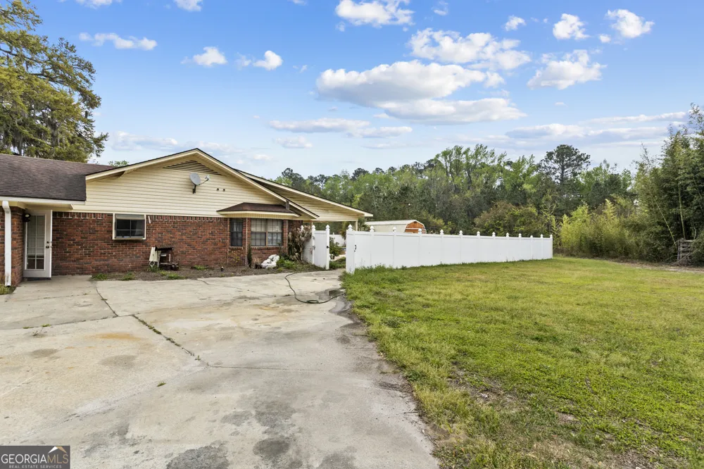 160 Hall ST Hinesville, GA 31313