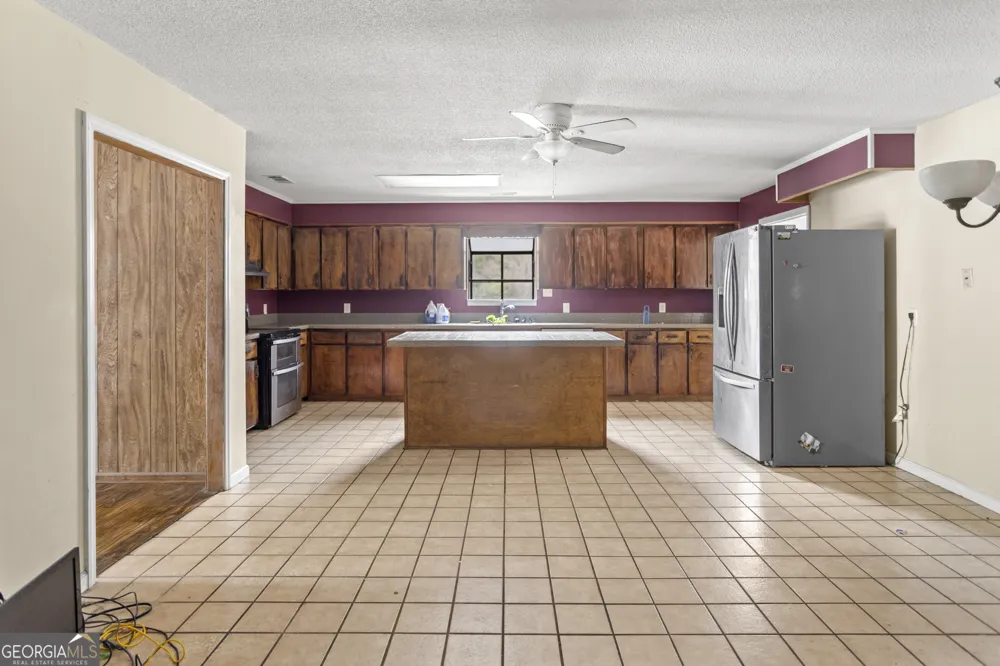 160 Hall ST Hinesville, GA 31313