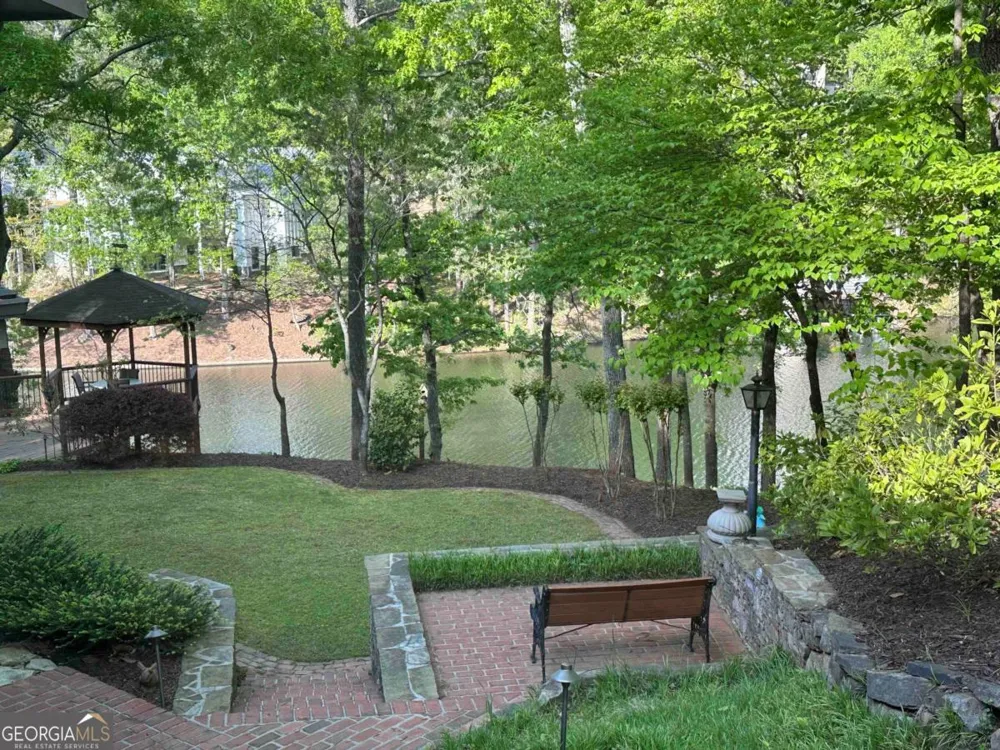 594 Hilltop LN Berkeley Lake, GA 30096
