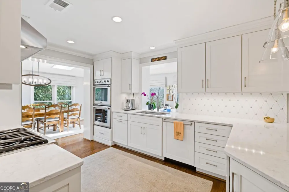 594 Hilltop LN Berkeley Lake, GA 30096