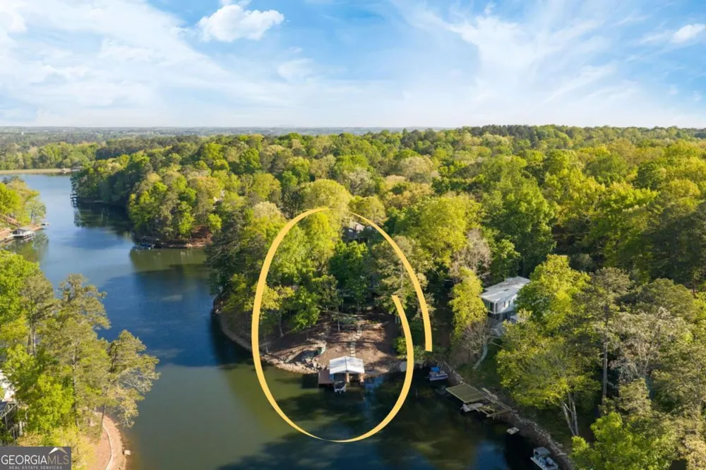 594 Hilltop LN Berkeley Lake, GA 30096