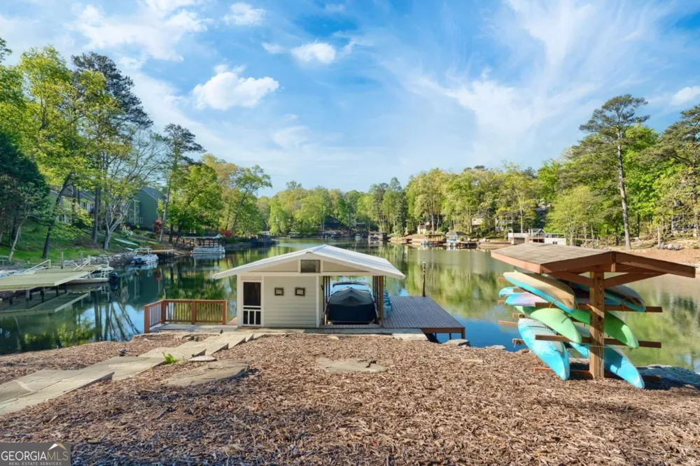 594 Hilltop LN Berkeley Lake, GA 30096