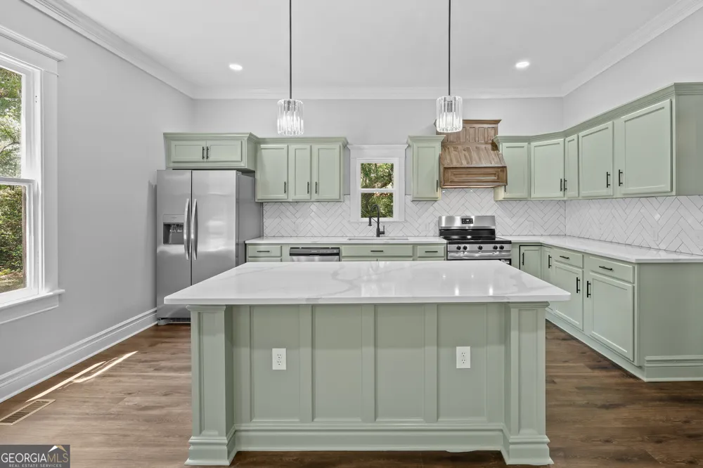 674 Dunlevie RD Allenhurst, GA 31301