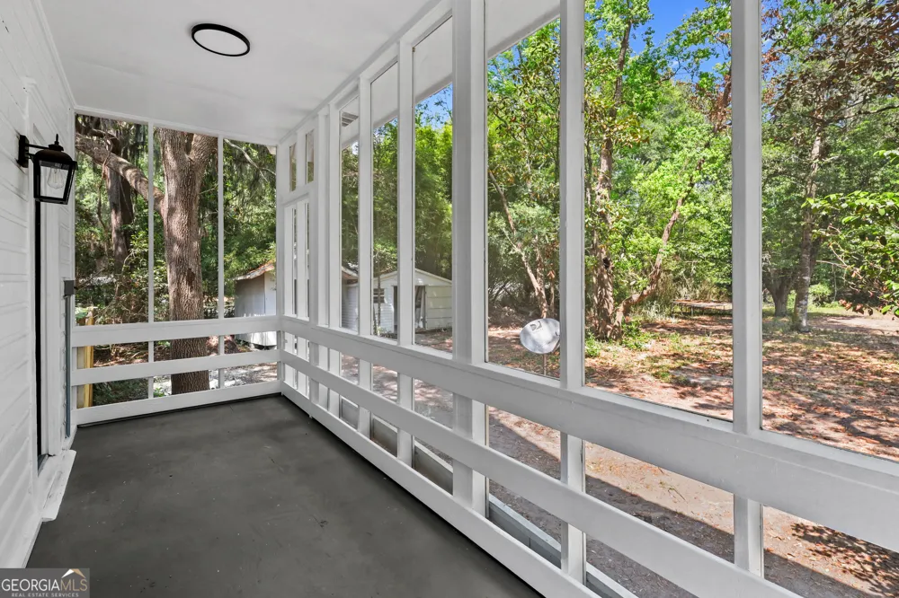 674 Dunlevie RD Allenhurst, GA 31301