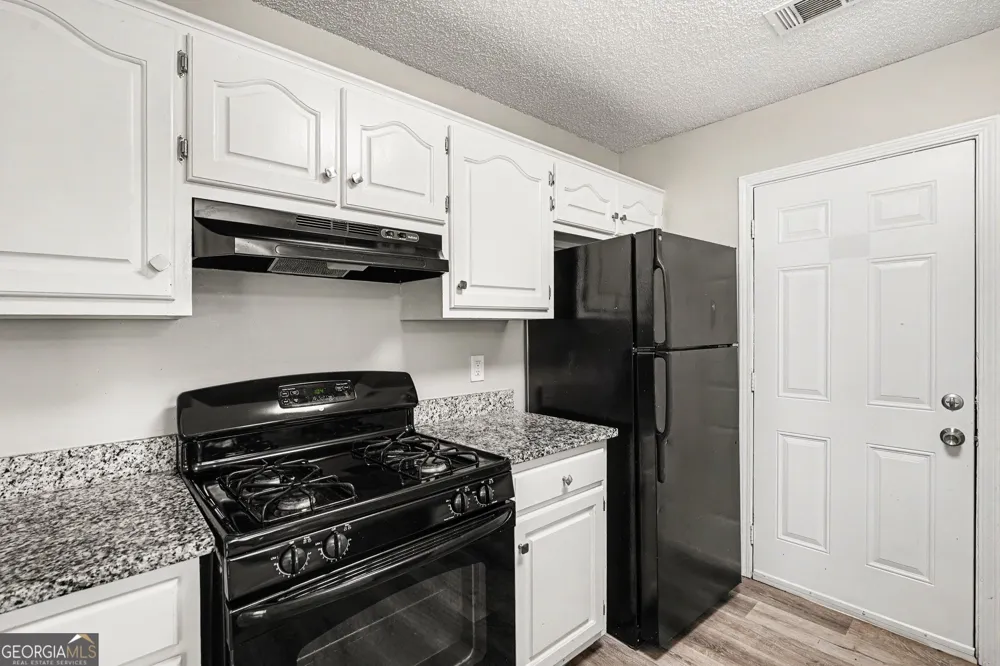 1382 N Hampton DR Hampton, GA 30228