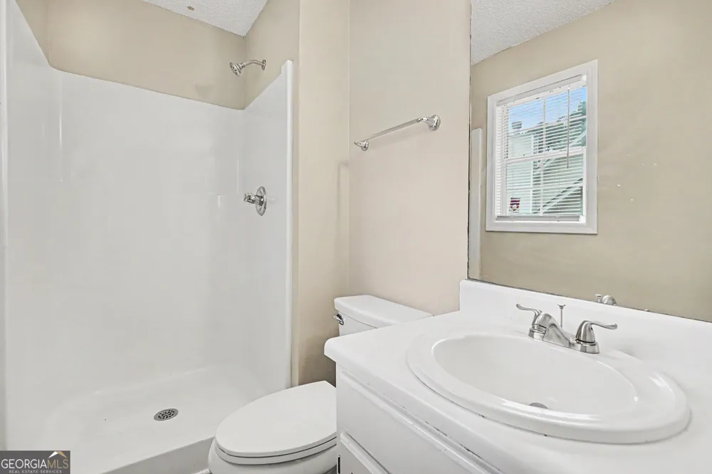 1382 N Hampton DR Hampton, GA 30228