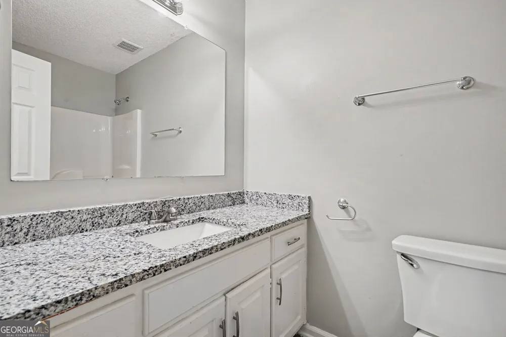 1382 N Hampton DR Hampton, GA 30228
