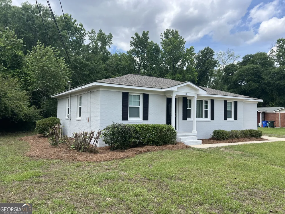 206 Country Club RD Dublin, GA 31021
