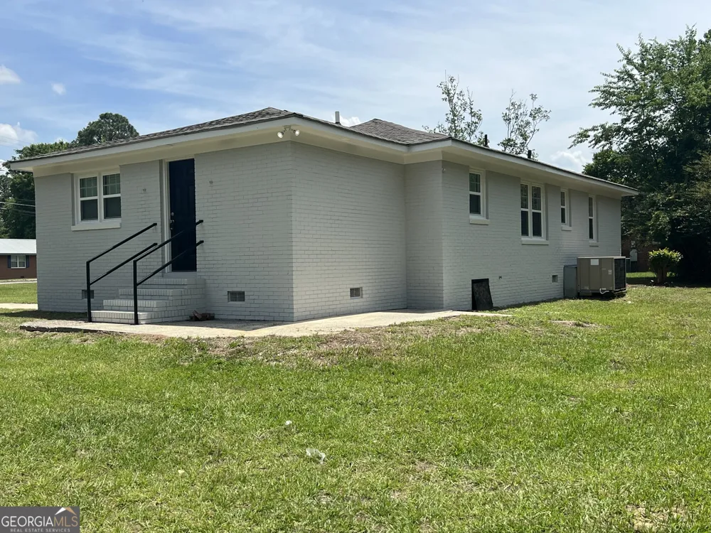 206 Country Club RD Dublin, GA 31021