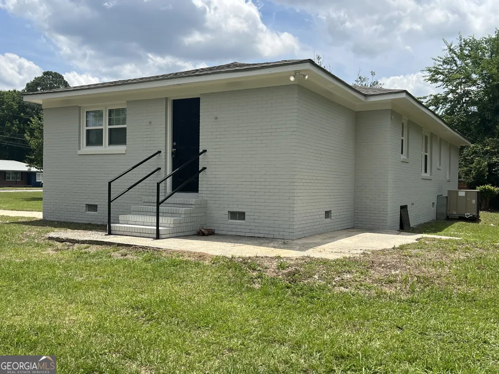 206 Country Club RD Dublin, GA 31021
