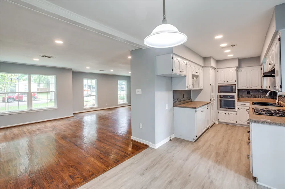1524 W Lakeside Drive Garland, TX 75042