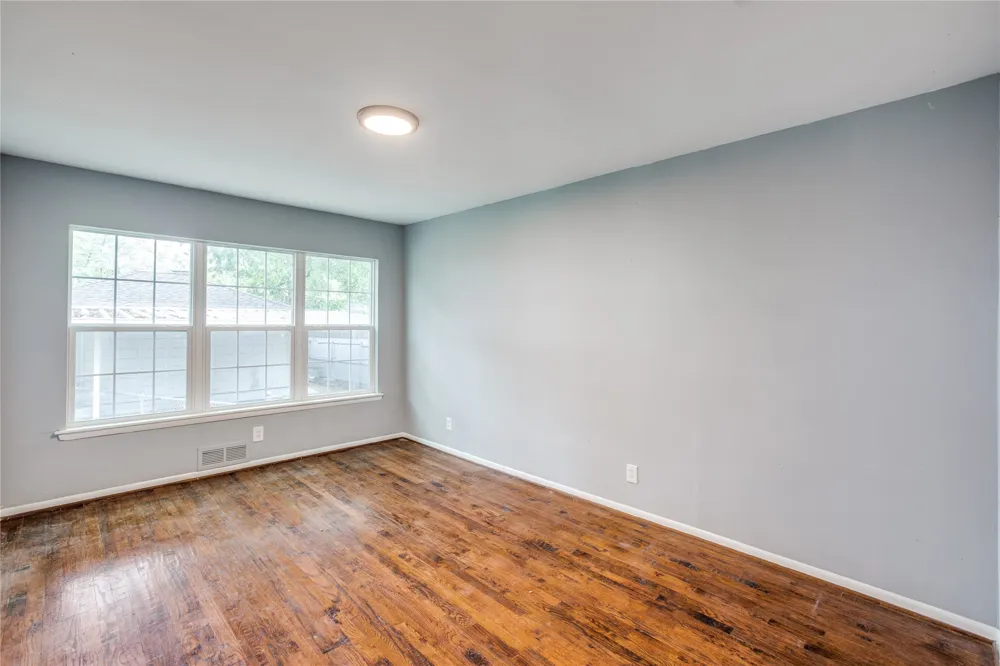 1524 W Lakeside Drive Garland, TX 75042