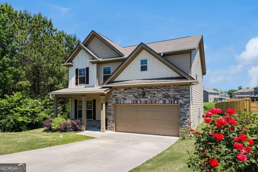 105 Mcentyre CT Calhoun, GA 30701