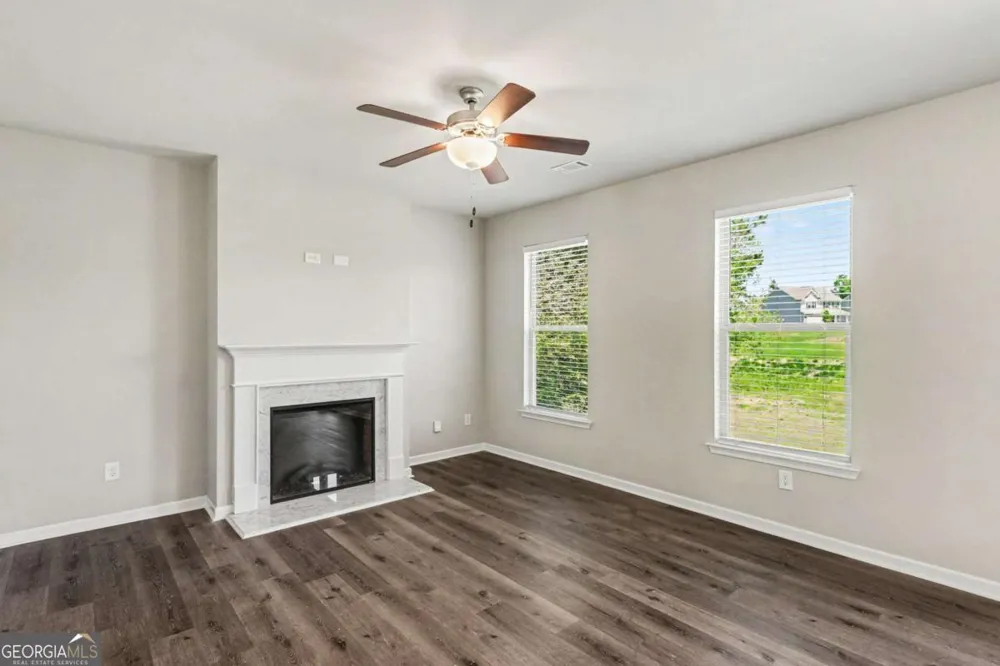 105 Mcentyre CT Calhoun, GA 30701