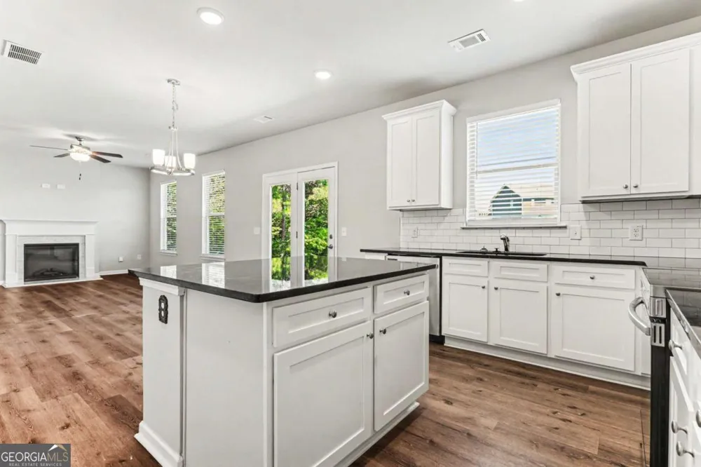 105 Mcentyre CT Calhoun, GA 30701