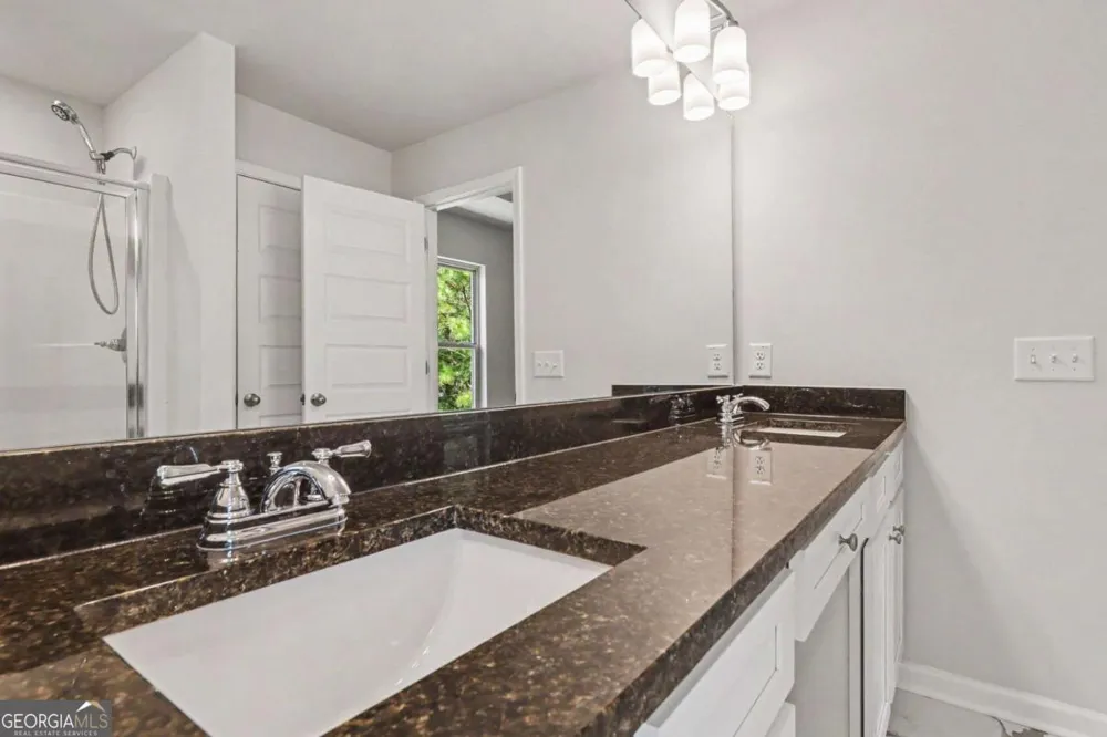 105 Mcentyre CT Calhoun, GA 30701