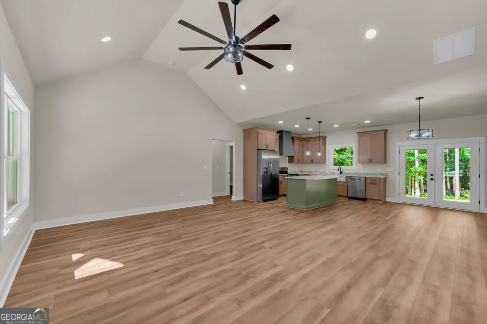 390 Champayne TRL Hartwell, GA 30643