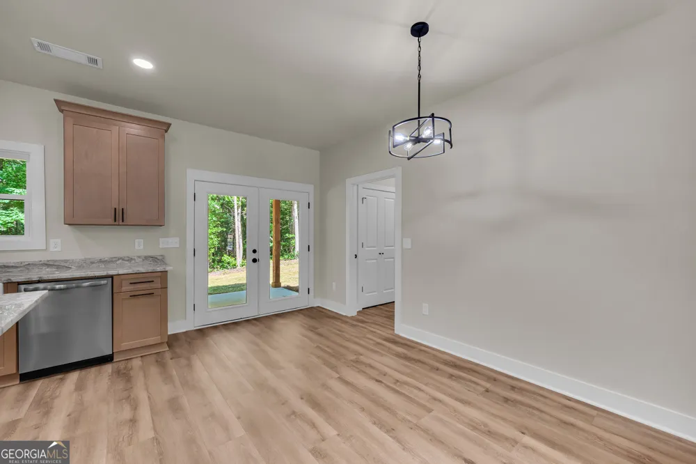 390 Champayne TRL Hartwell, GA 30643