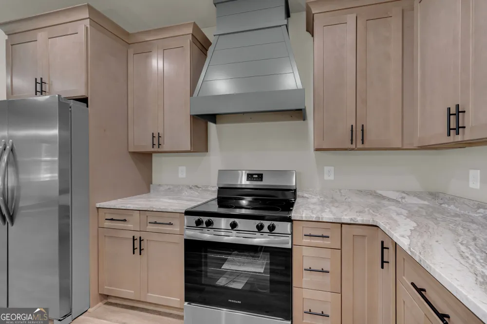 390 Champayne TRL Hartwell, GA 30643