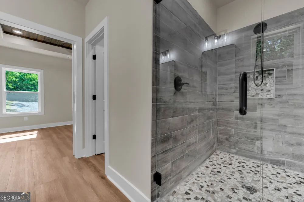 390 Champayne TRL Hartwell, GA 30643