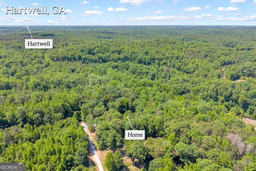 390 Champayne TRL Hartwell, GA 30643