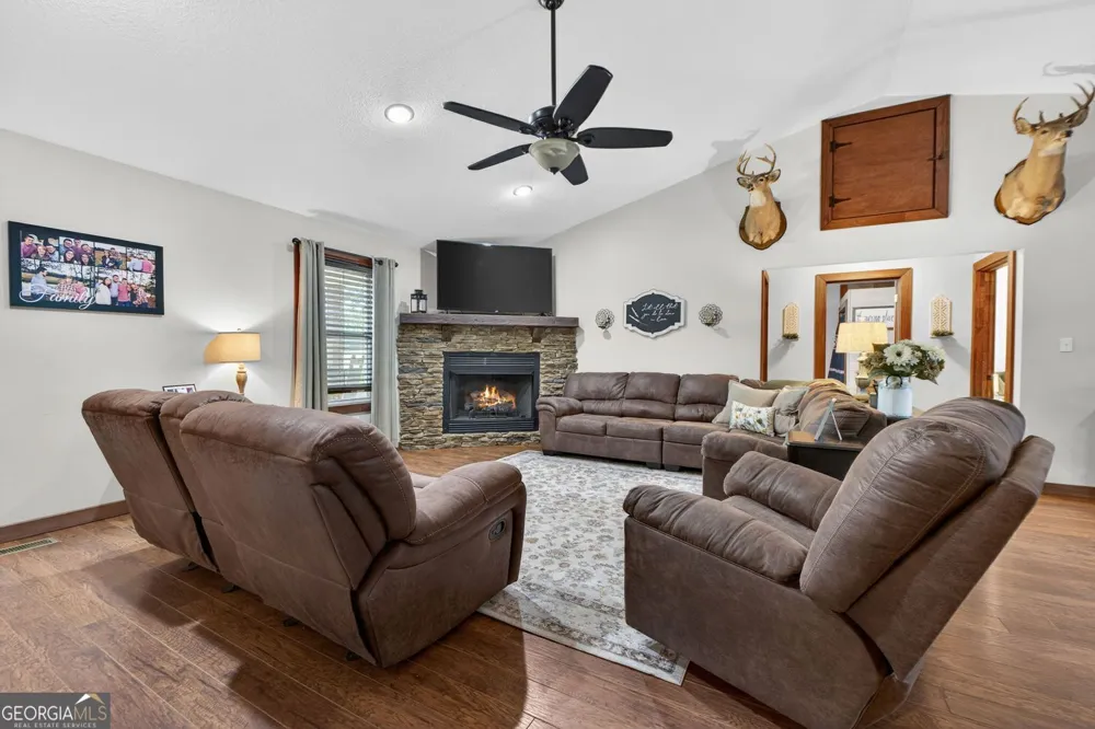 454 Tom Bell RD Milner, GA 30257