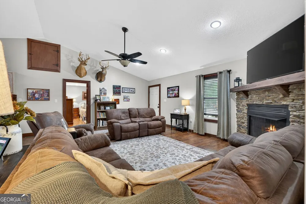 454 Tom Bell RD Milner, GA 30257