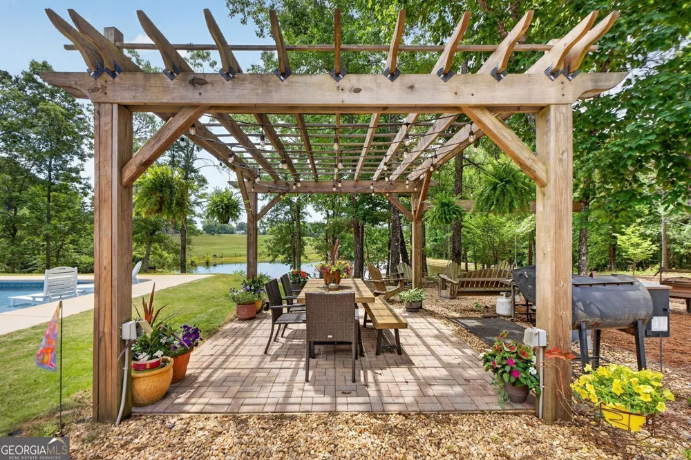 454 Tom Bell RD Milner, GA 30257