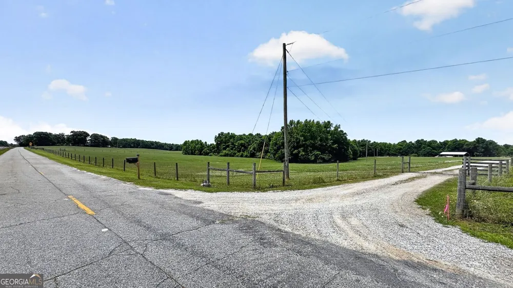 454 Tom Bell RD Milner, GA 30257