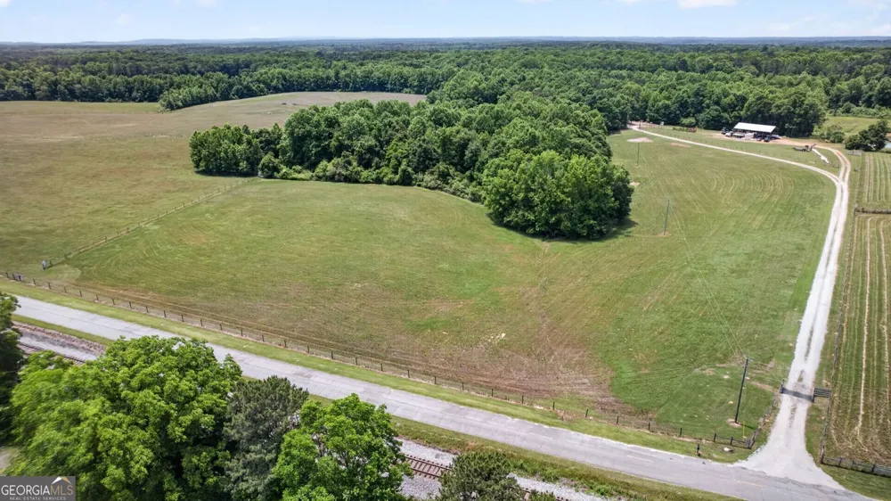 454 Tom Bell RD Milner, GA 30257