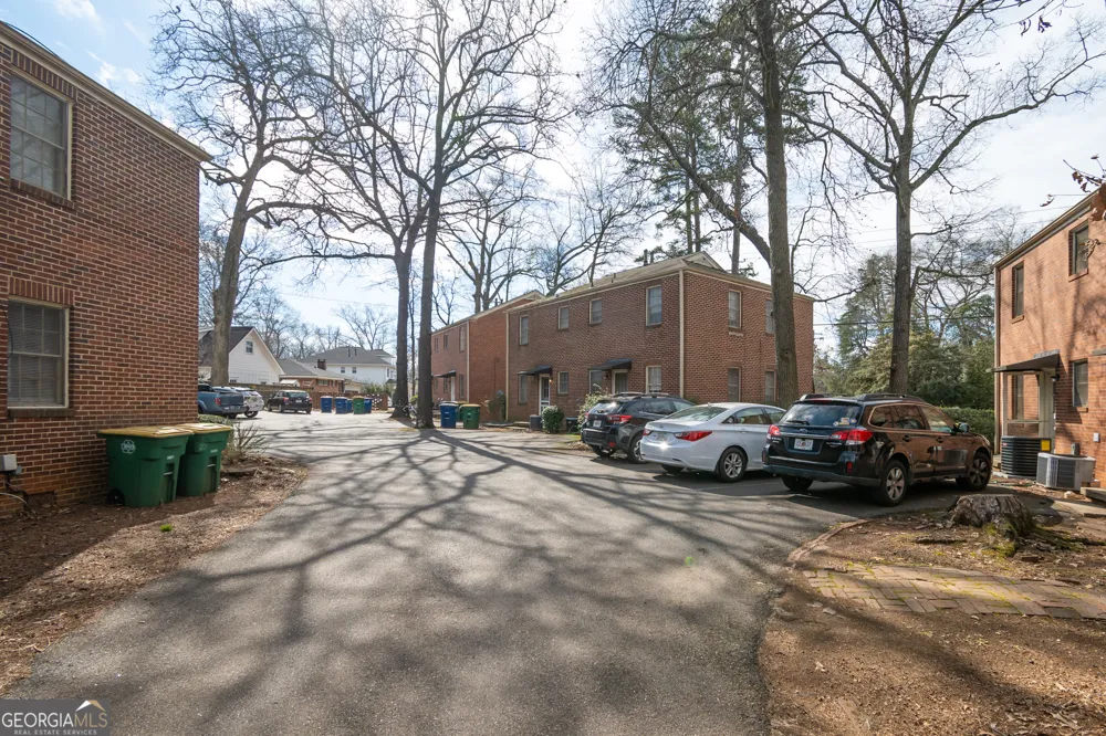 1439 Milledge AVE Athens, GA 30605