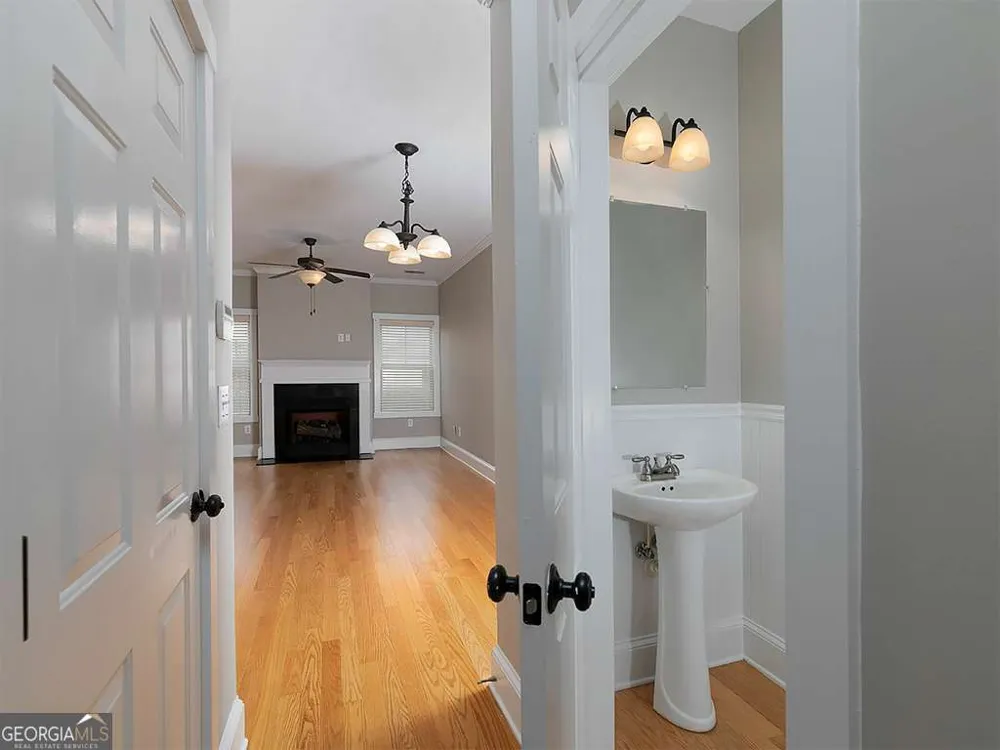 4300 Sandy Pointe Acworth, GA 30101