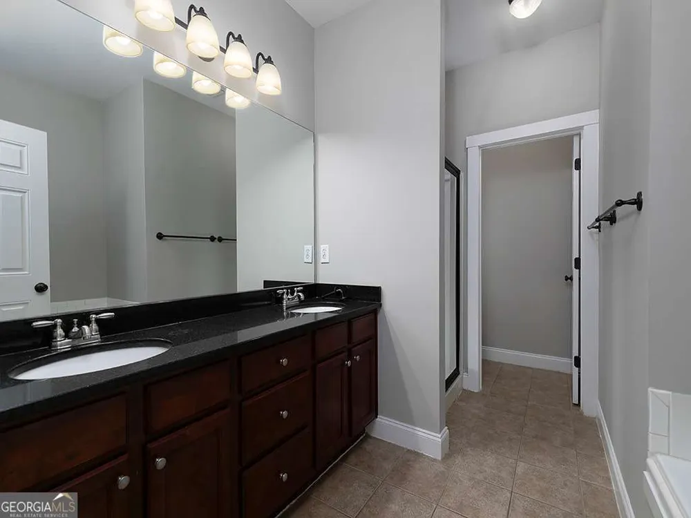 4300 Sandy Pointe Acworth, GA 30101