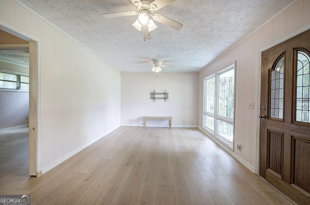 113 Burton DR Calhoun, GA 30701