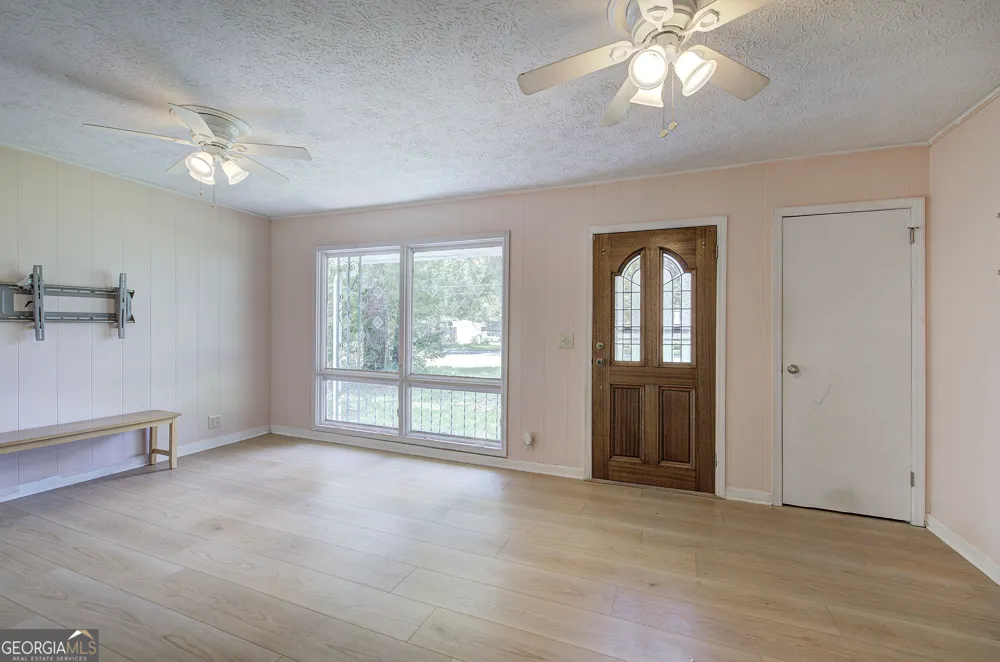 113 Burton DR Calhoun, GA 30701