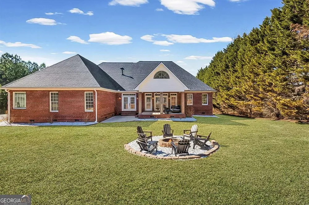 1746 Wayside RD Kingston, GA 30145