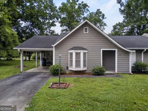 108 Villas LN NE