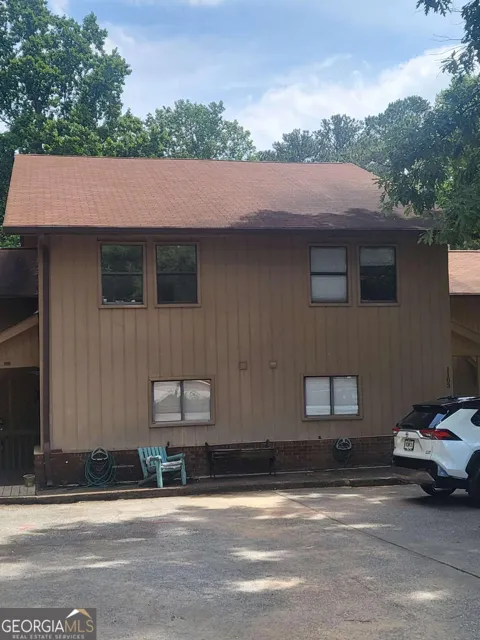1102 Pine Tree DR
