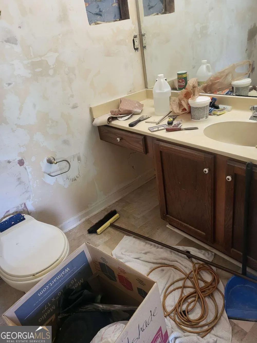 1102 Pine Tree DR Buford, GA 30518