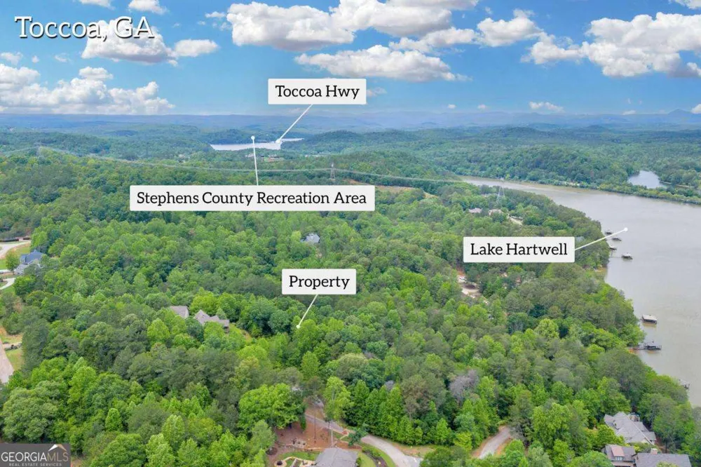 5 Edgewater TRL Toccoa, GA 30577