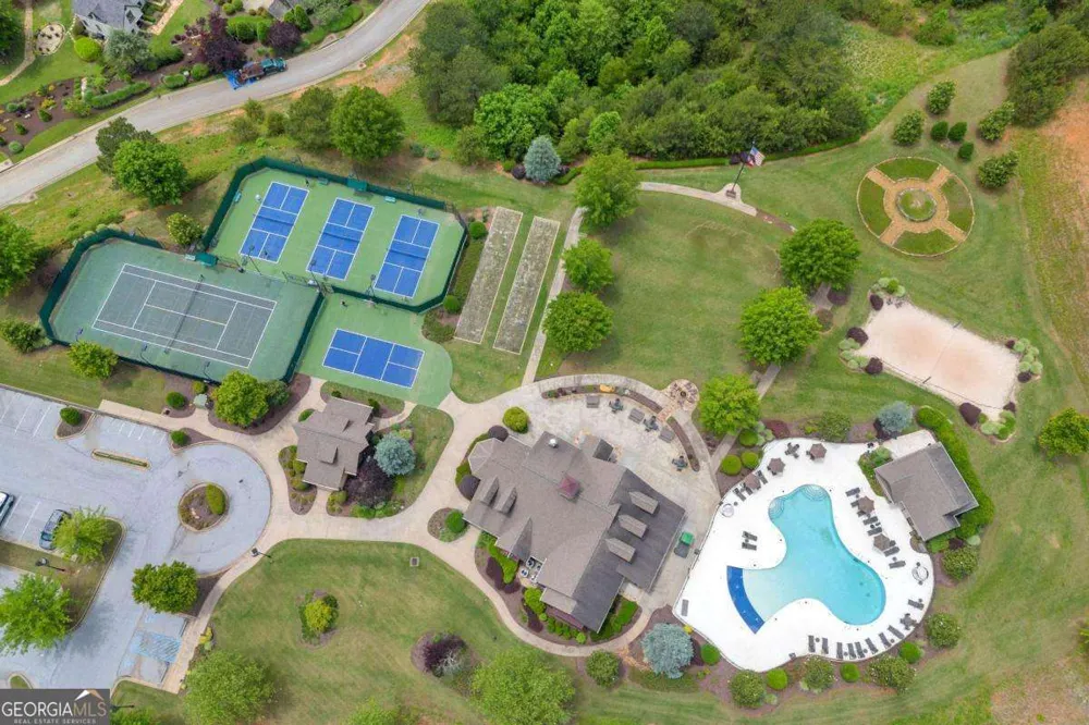 5 Edgewater TRL Toccoa, GA 30577