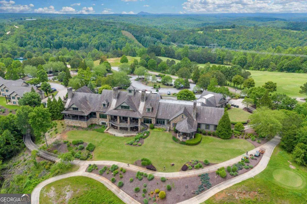 5 Edgewater TRL Toccoa, GA 30577
