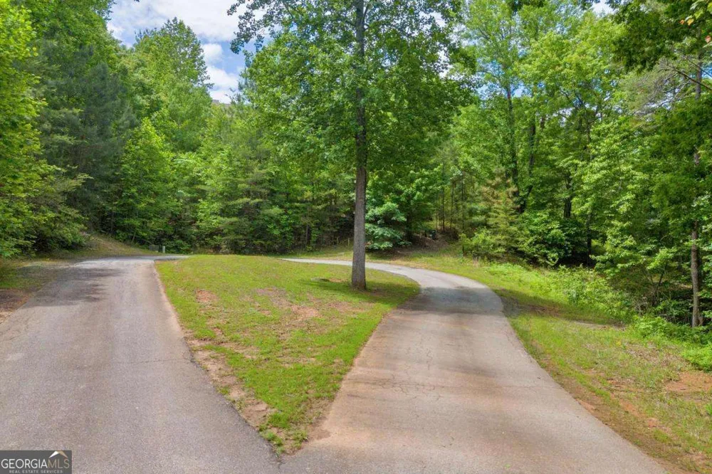 5 Edgewater TRL Toccoa, GA 30577