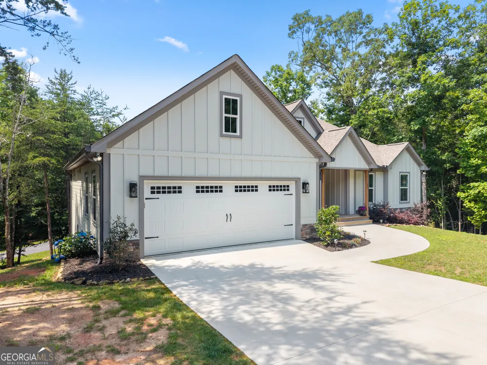 35 Chimney LN Cleveland, GA 30528