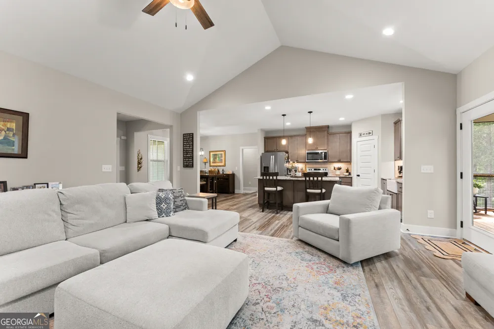 35 Chimney LN Cleveland, GA 30528