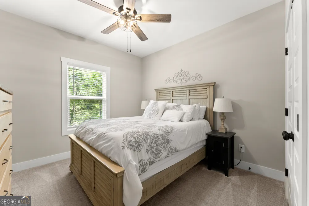 35 Chimney LN Cleveland, GA 30528