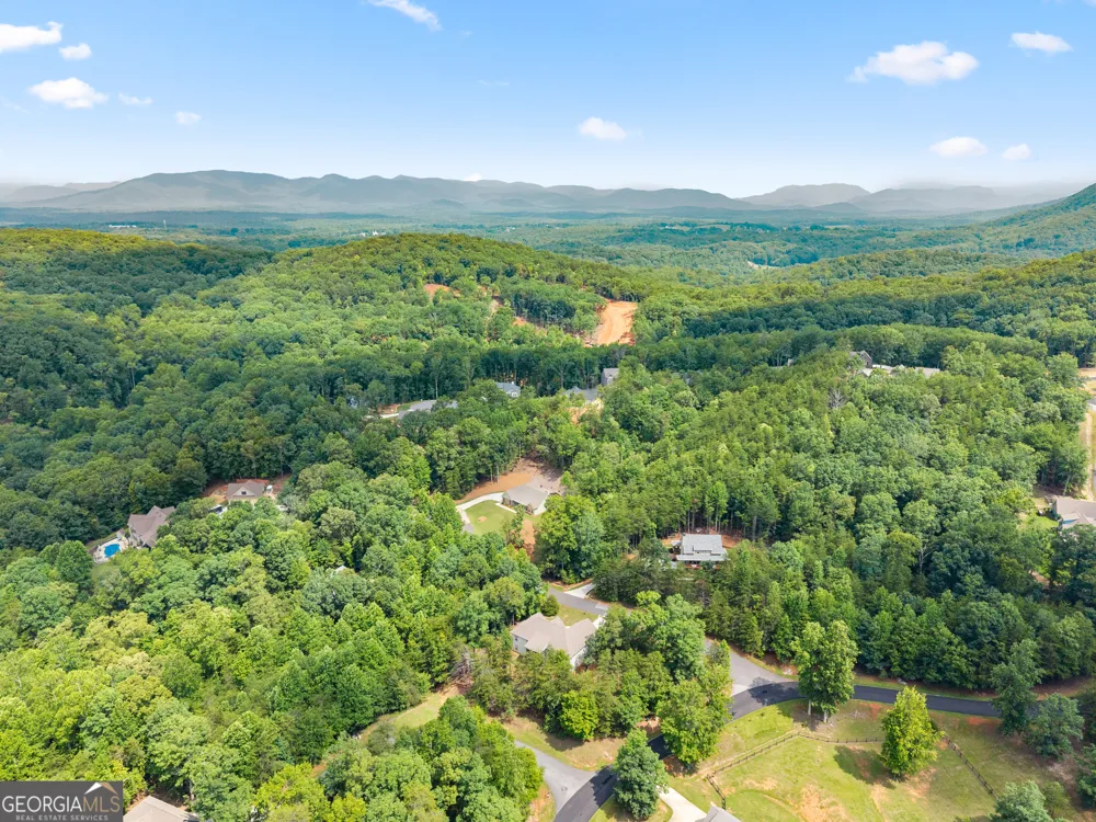 35 Chimney LN Cleveland, GA 30528